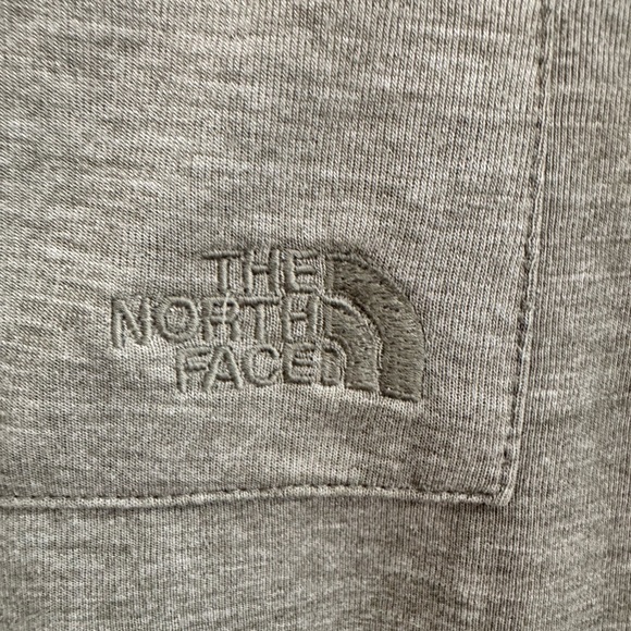 The North Face Women’s Lightweight Crewneck Pullover Green Medium - Picture 4 of 6